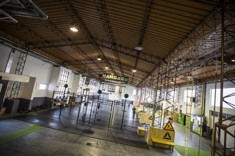 hangar-09