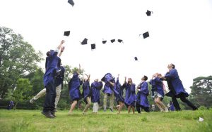 Da li će domaći poslodavci ubuduće tražiti diplomu kad zapošljavaju? Da li će domaći poslodavci ubuduće tražiti diplomu kad zapošljavaju?
