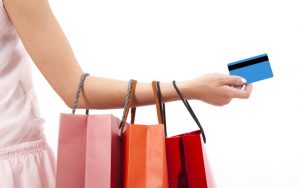 Građani Srbije sve više plaćaju karticama Građani Srbije sve više plaćaju karticama