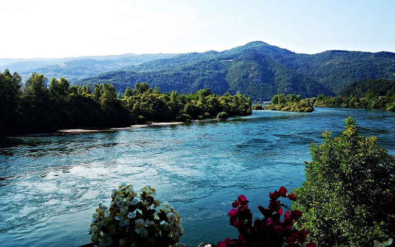 Ko sve u Srbiji prima vaučere za odmor